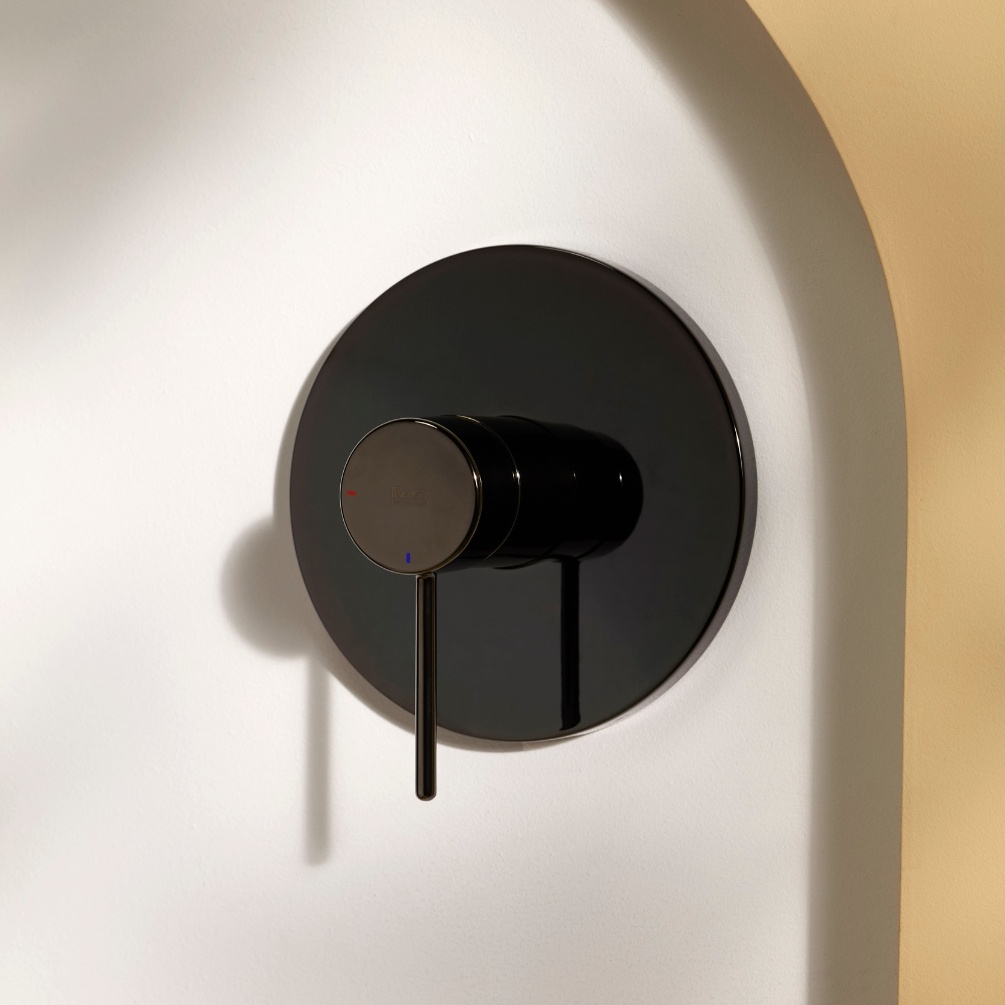Lifestyle image of the Roca Ona Titanium Black Shower Valve